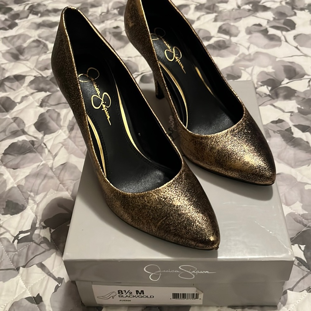 Jessica Simpson black and gold pumps - Size 8 1/2